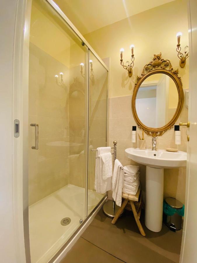 Palazzo Lari Sarzana Hotel Bagian luar foto