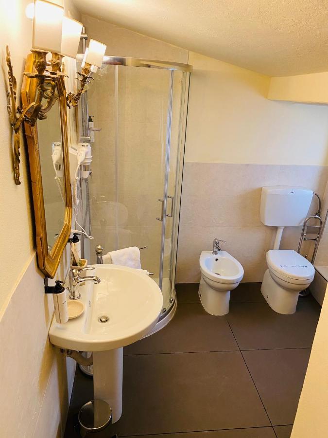 Palazzo Lari Sarzana Hotel Bagian luar foto