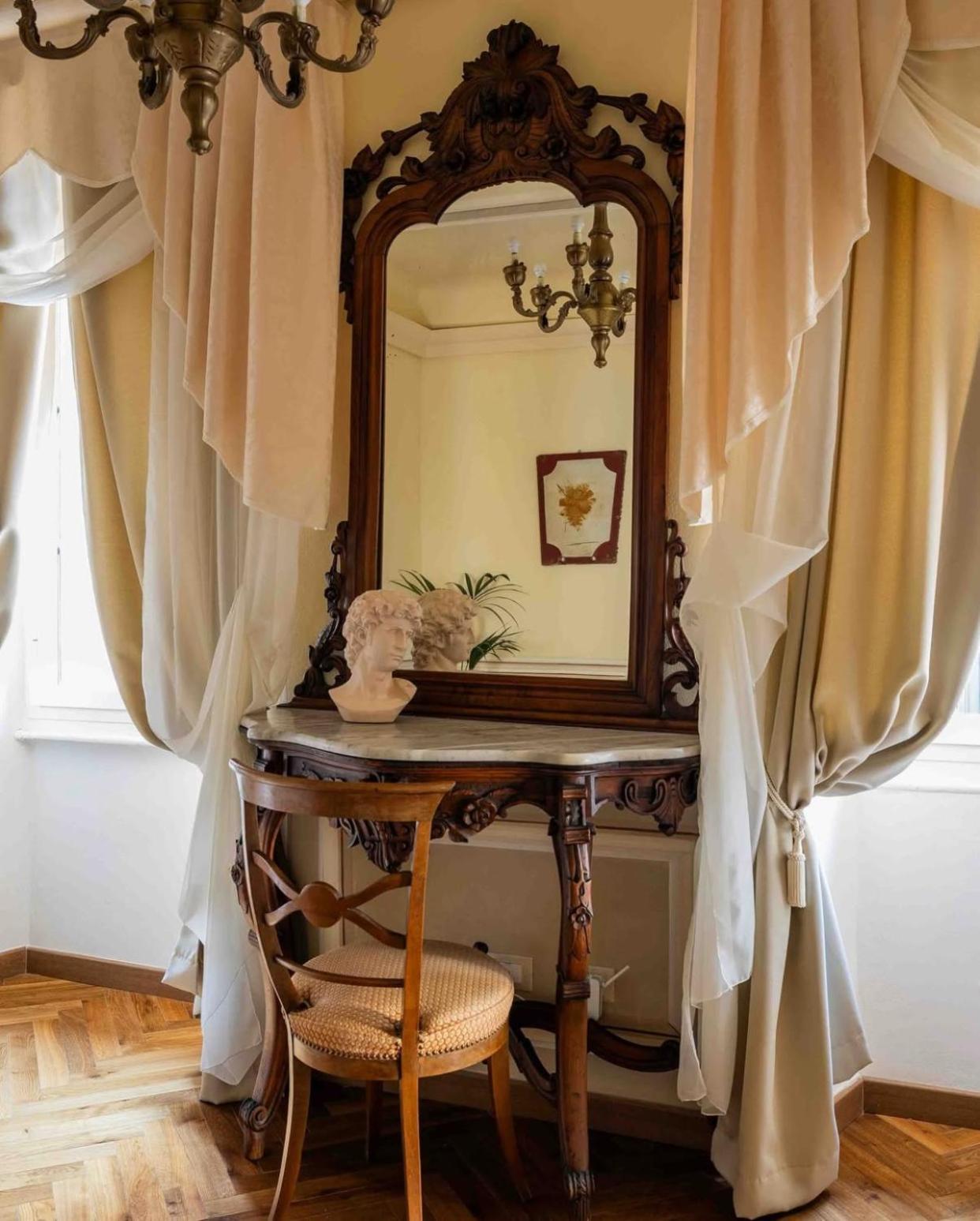 Palazzo Lari Sarzana Hotel Bagian luar foto
