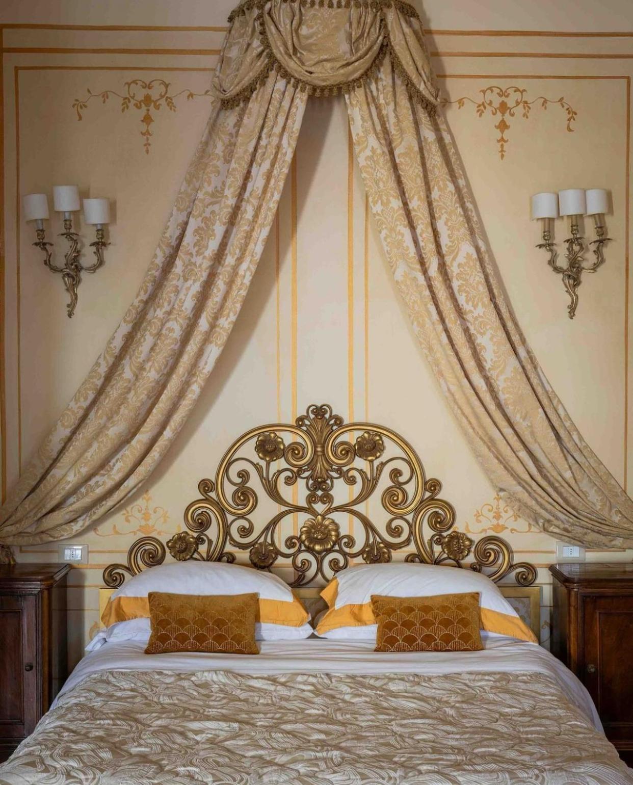 Palazzo Lari Sarzana Hotel Bagian luar foto