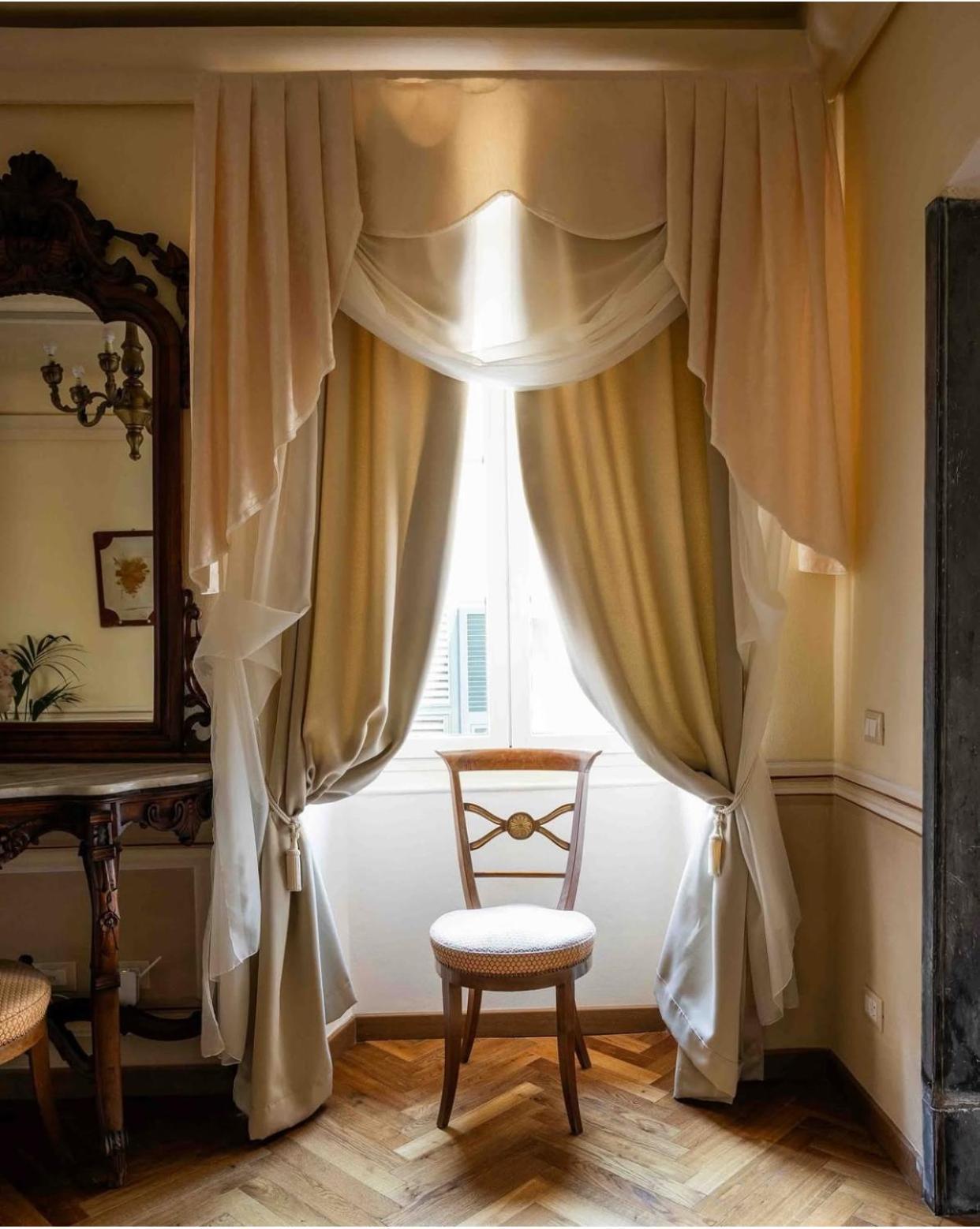 Palazzo Lari Sarzana Hotel Bagian luar foto