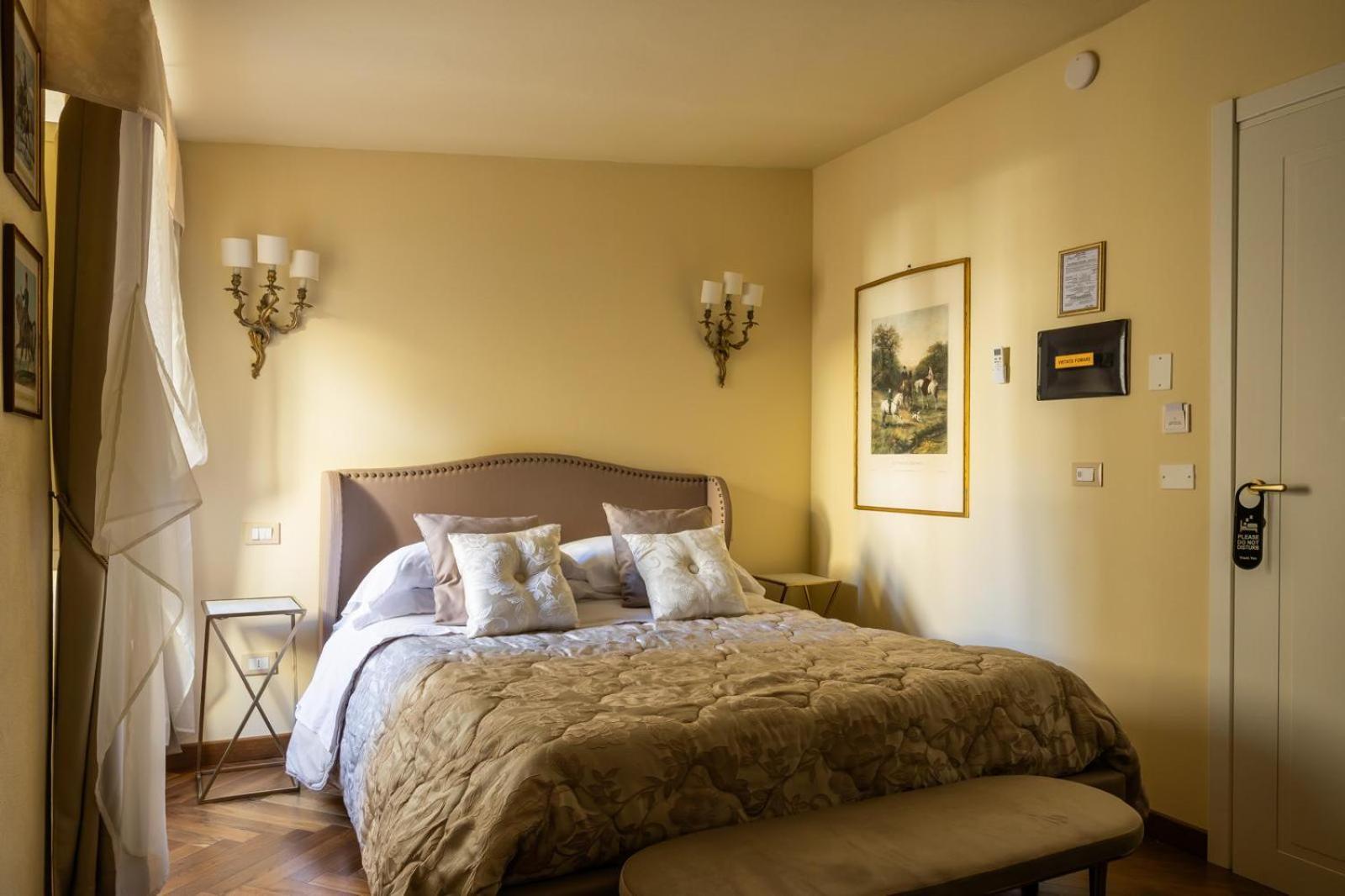 Palazzo Lari Sarzana Hotel Bagian luar foto