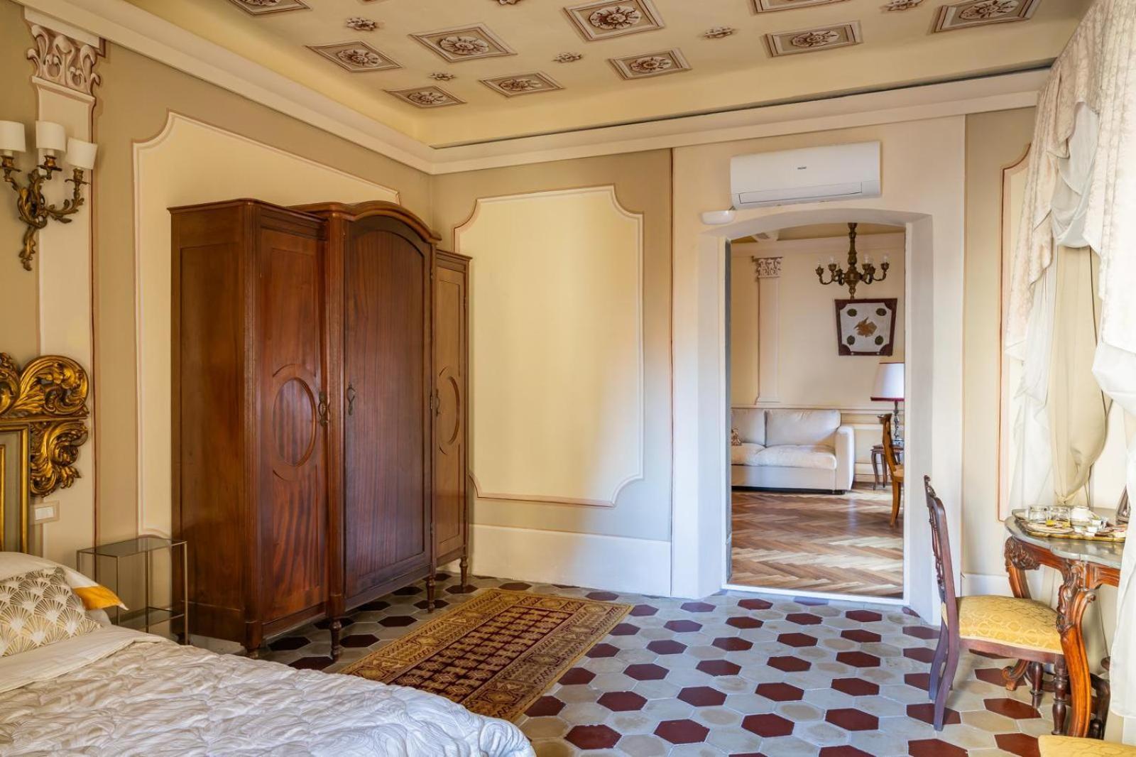 Palazzo Lari Sarzana Hotel Bagian luar foto