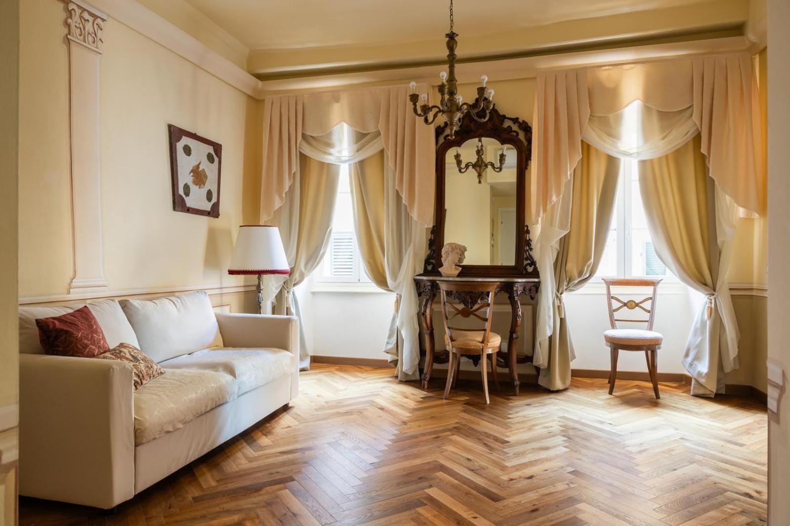 Palazzo Lari Sarzana Hotel Bagian luar foto